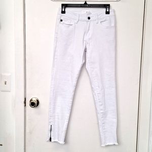 Women's Kancan white jeans sz 7/27